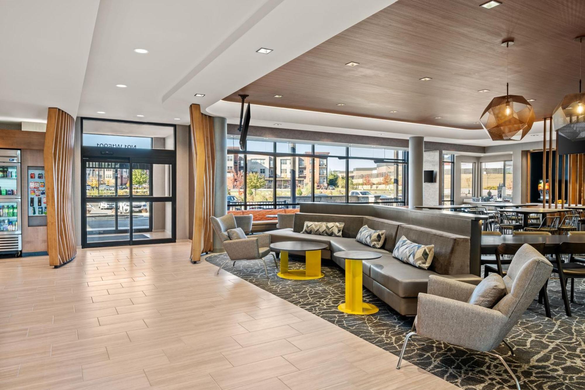 Springhill Suites By Marriott Menomonee Falls Exterior foto
