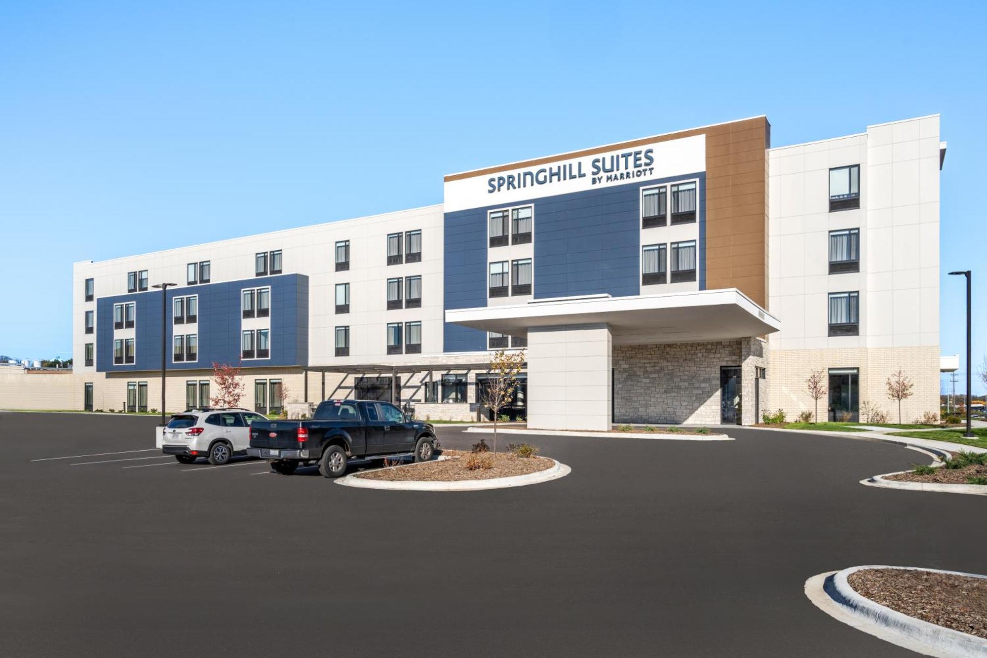 Springhill Suites By Marriott Menomonee Falls Exterior foto