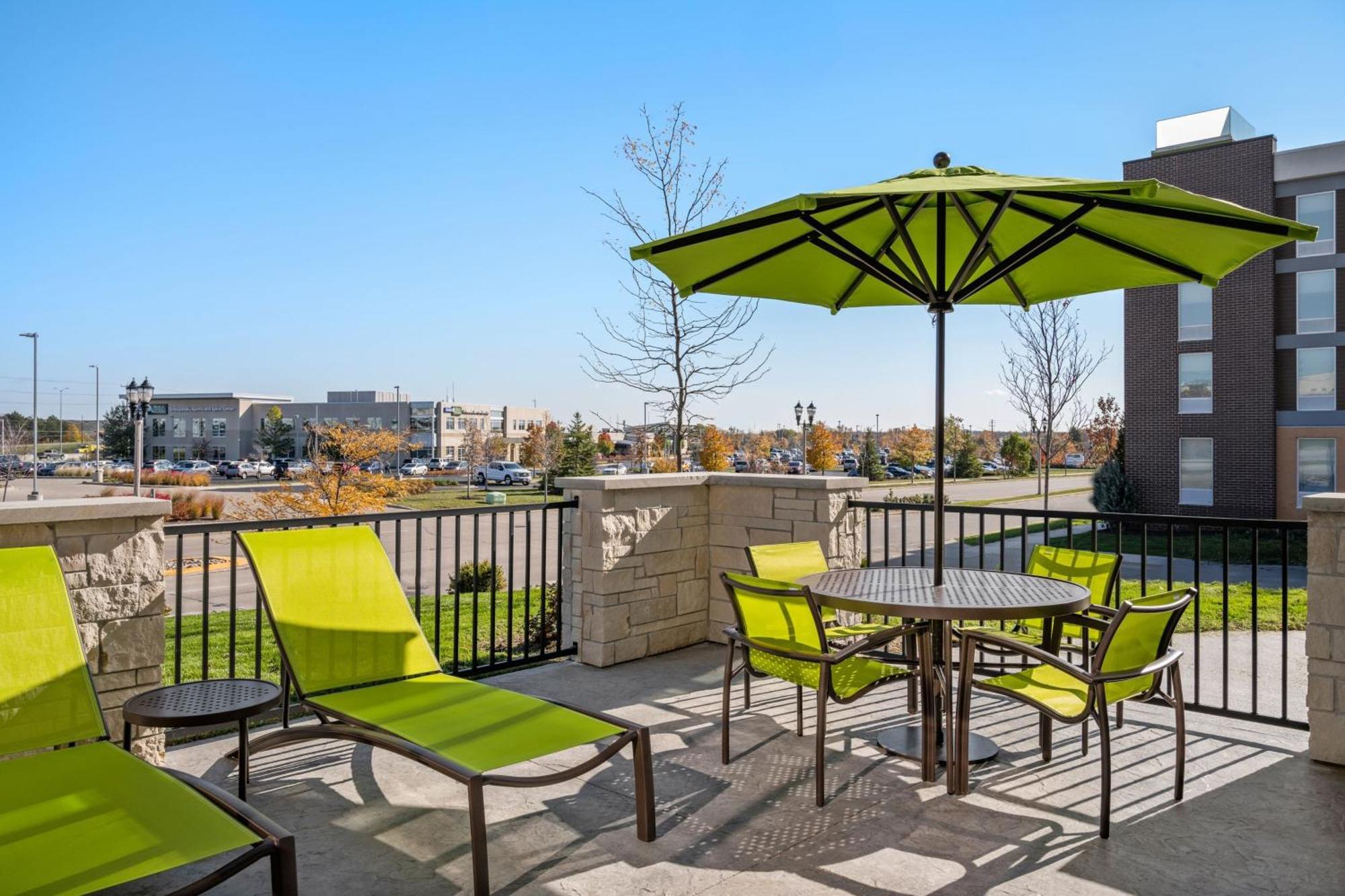 Springhill Suites By Marriott Menomonee Falls Exterior foto